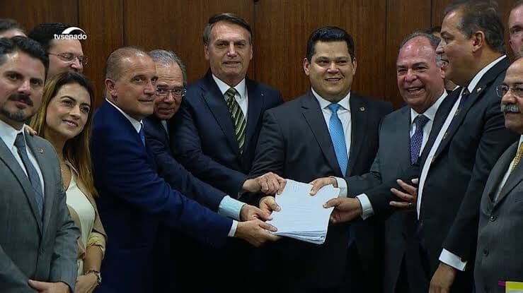 Bolsonaro diz esperar ter pacote econômico aprovado até meados de 2020