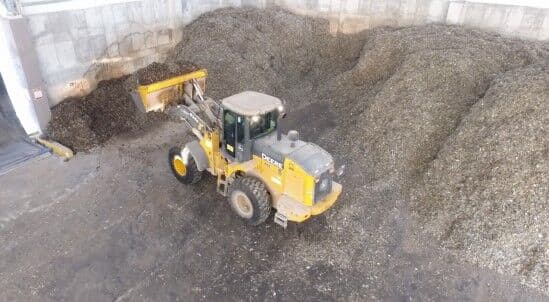 Fábrica transforma petróleo das praias em combustível para produção de cimento na Paraíba