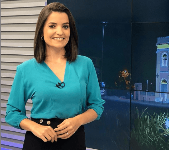 Larissa Pereira apresenta Jornal Nacional neste sábado