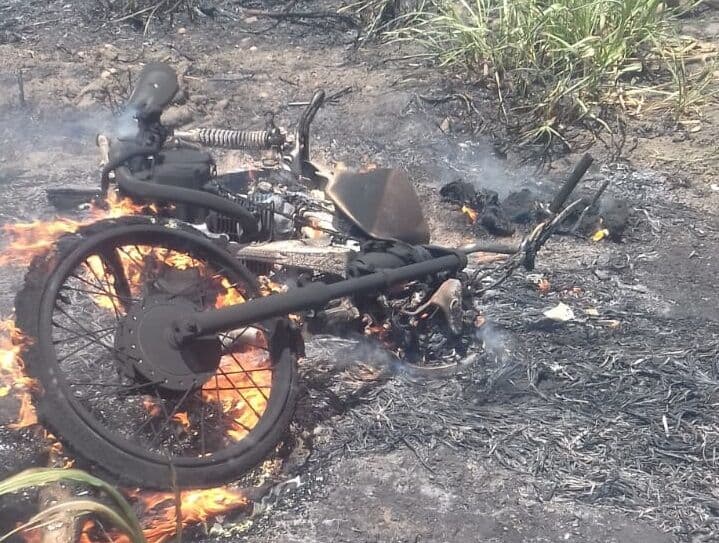 Homem morre carbonizado após moto pegar fogo em rodovia da Paraíba