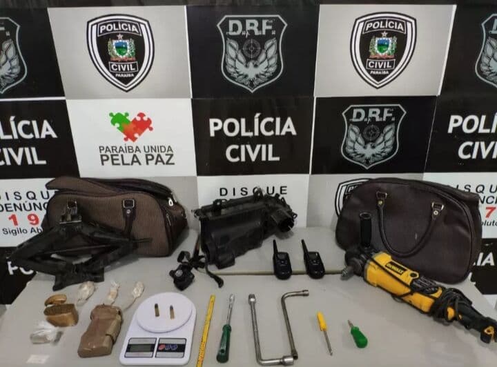Dupla é presa suspeita de desmanche e clonagem de veículos em Campina Grande