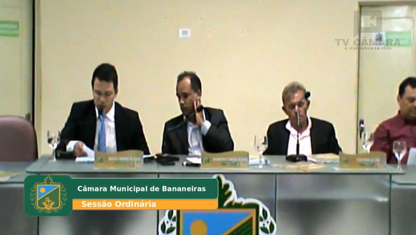 Vereador reclama de atraso no início de sessão e cobra pagamento de ‘hora extra’