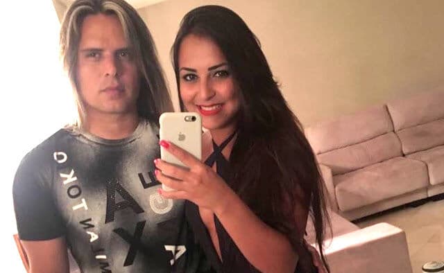 Ex-mulher volta atrás e retira queixa de agressão contra ex-vocalista do Calcinha Preta