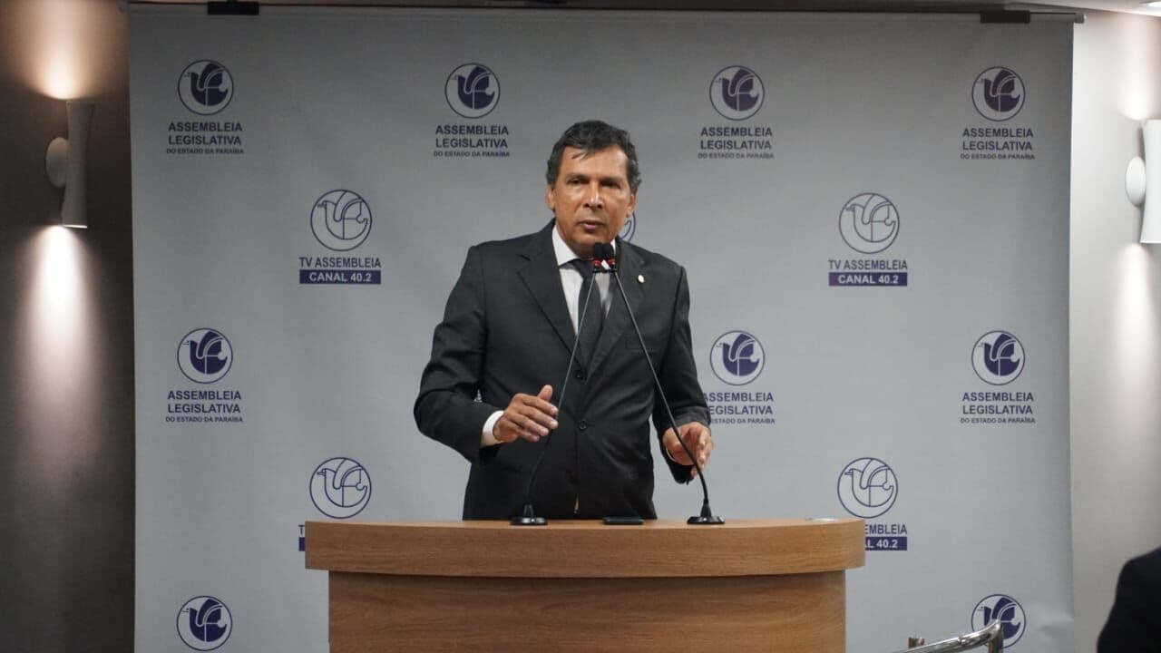 Ricardo Barbosa culpa Cida e Estela por crise no PSB e prevê esvaziamento no partido