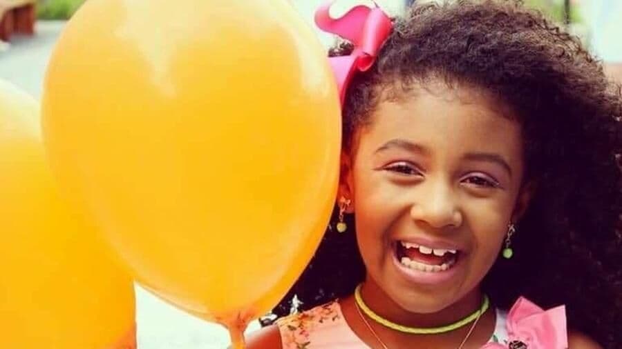 Justiça torna réu e afasta PM acusado de ter matado menina Ágatha