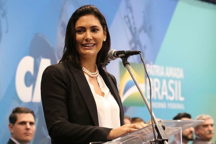Michelle Bolsonaro deixa presidência do PL Mulher