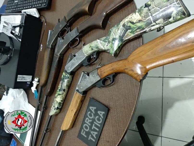 Grupo é preso e espingardas apreendidas em Barra de Santana