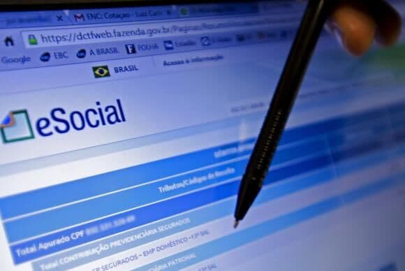 Migração de empregadores para eSocial só terminará em 2023