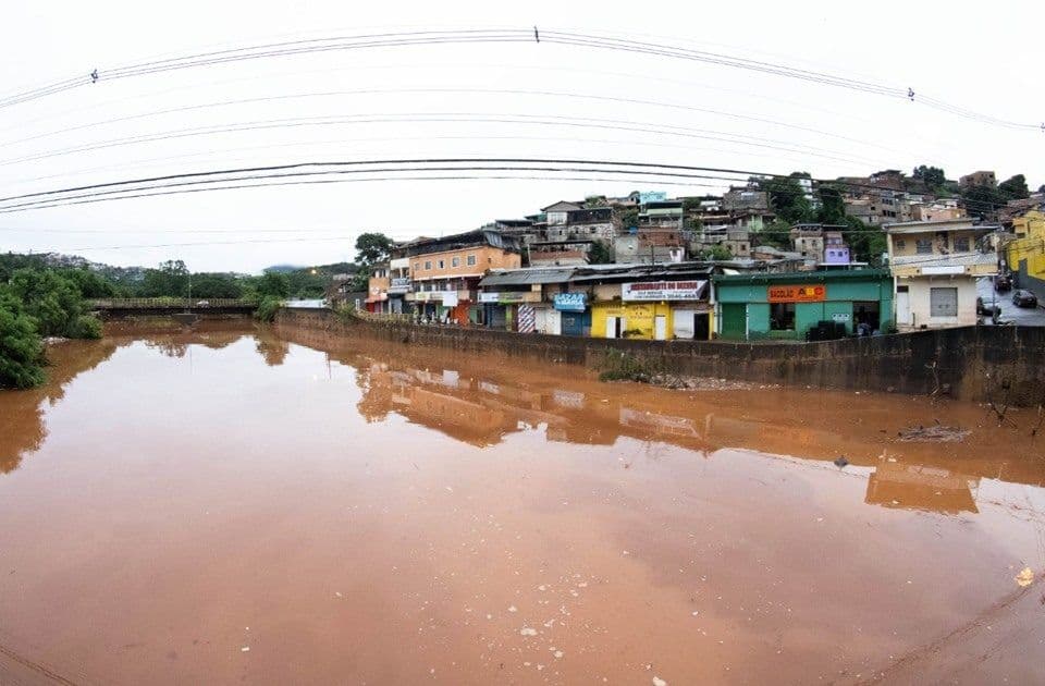 Número de mortes em decorrência das chuvas em MG sobe para 45
