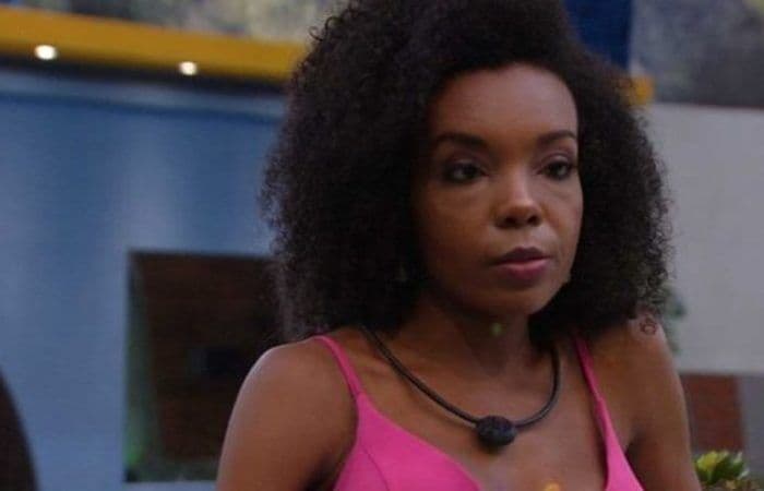 Thelma chora de fome e fãs exigem atitude de Boninho