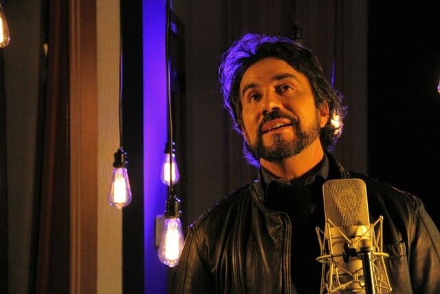 De volta ao Twitter, Padre Fábio de Melo se envolve em discussão com religioso de Taubaté