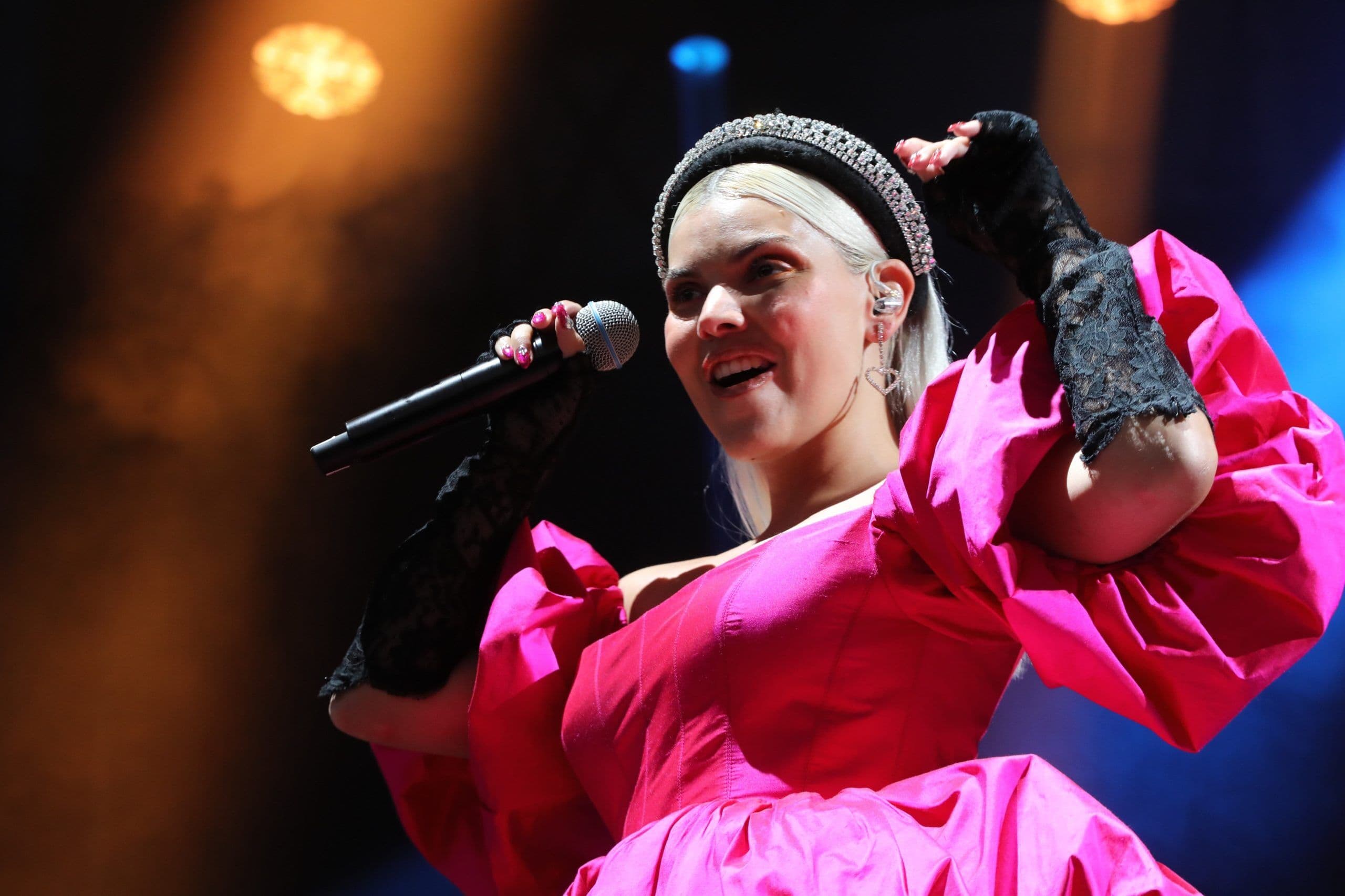 Duda Beat faz show gratuito em João Pessoa neste sábado