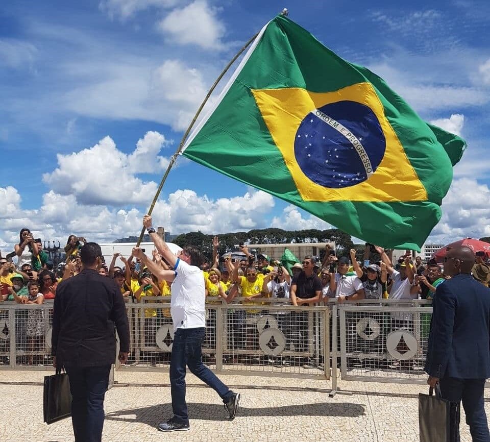 Bolsonaro participa de manifestação de simpatizantes em Brasília