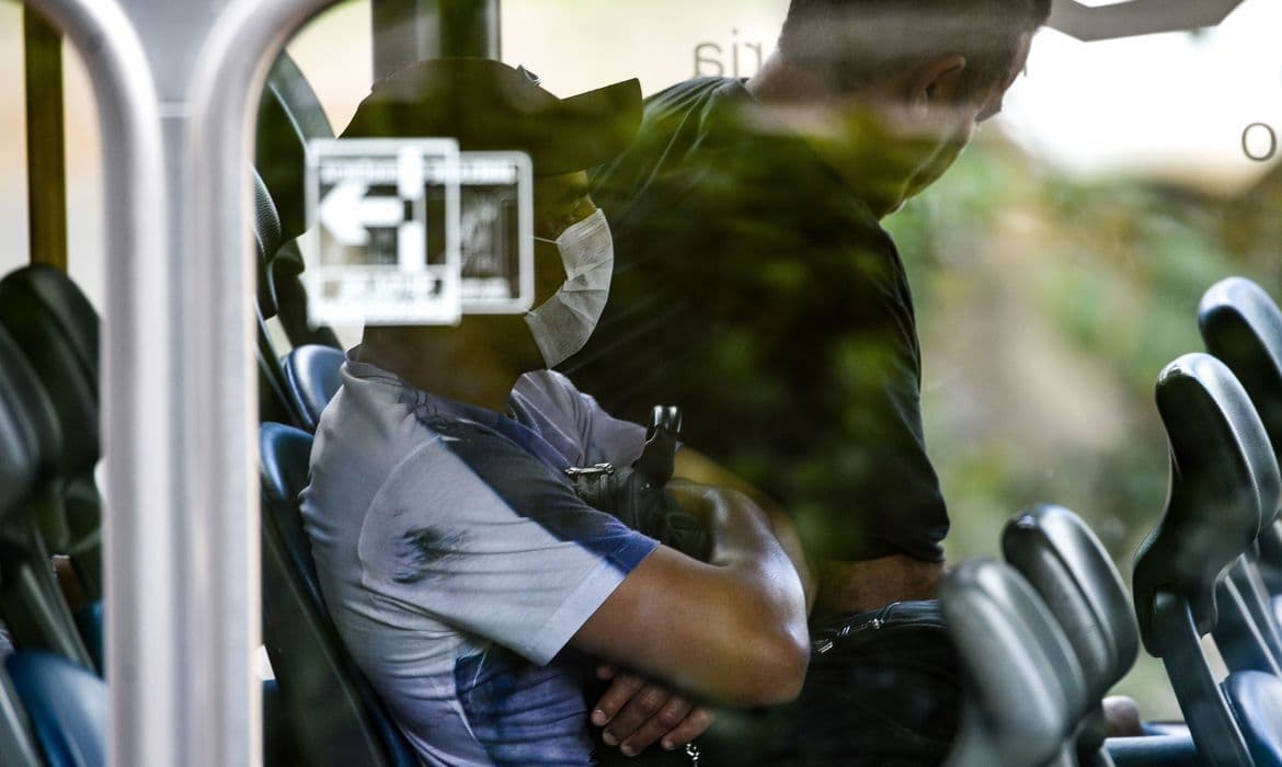 No Rio, quase 16 mil voluntários se apresentam para reforçar saúde