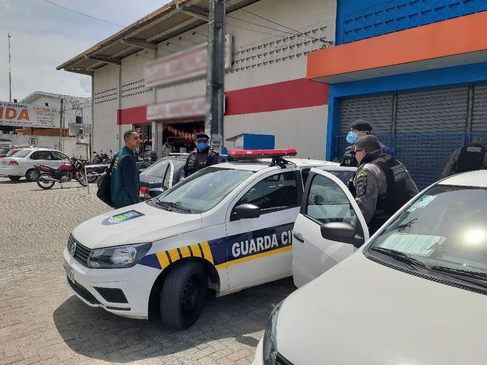 Loja é autuada por descumprir decreto de suspensão das atividades do comércio por causa do Coronavírus
