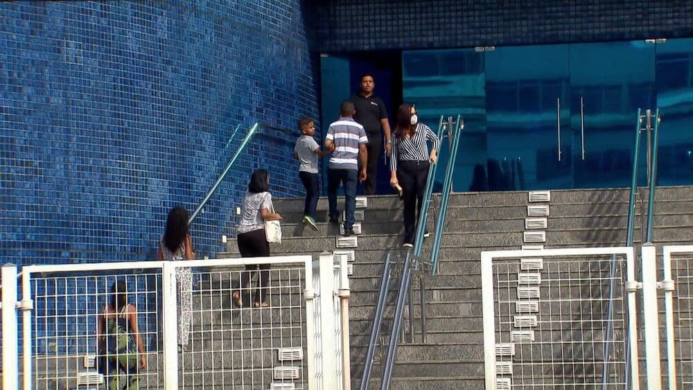 Em meio à pandemia de coronavírus, igrejas continuam abrindo as portas e reunindo fiéis no Grande Recife