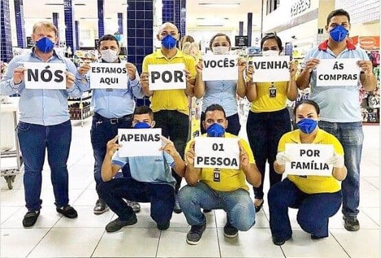 Funcionários de supermercado em João Pessoa fazem apelo para evitar aglomerações: 'apenas um por família'