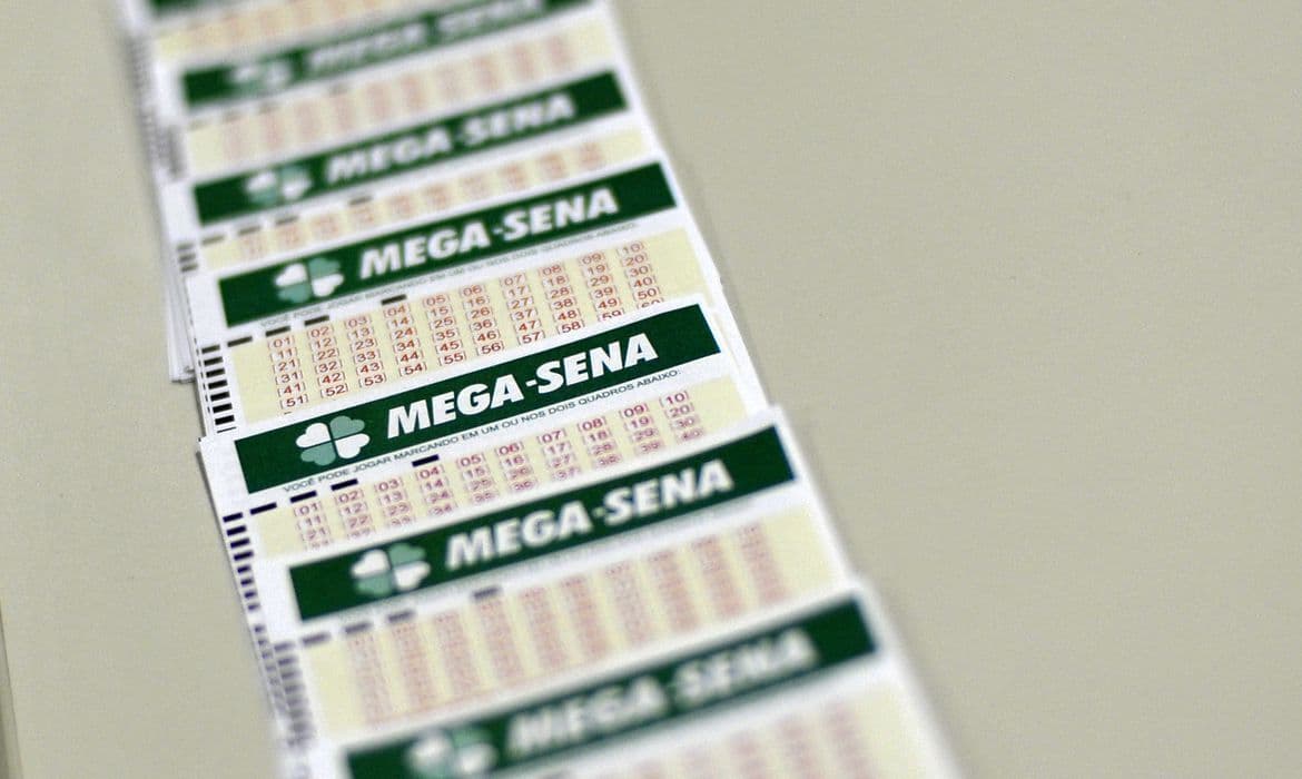 Mega-Sena pode pagar hoje prêmio de R$ 110 milhões