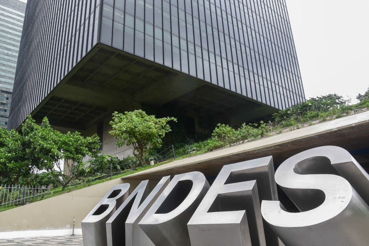 BNDES anuncia concurso público com 150 vagas e salário inicial de R$ 20 mil
