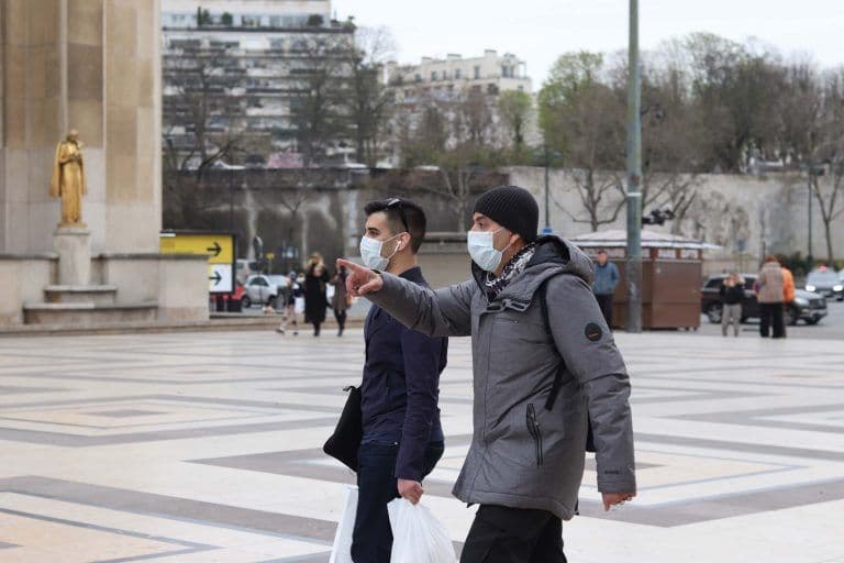 Covid-19: estudos mostram que o vírus da doença também circula no ar