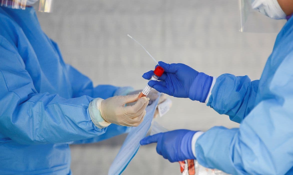 Pelo menos 40 atletas testaram positivo para covid nas Olimpíadas