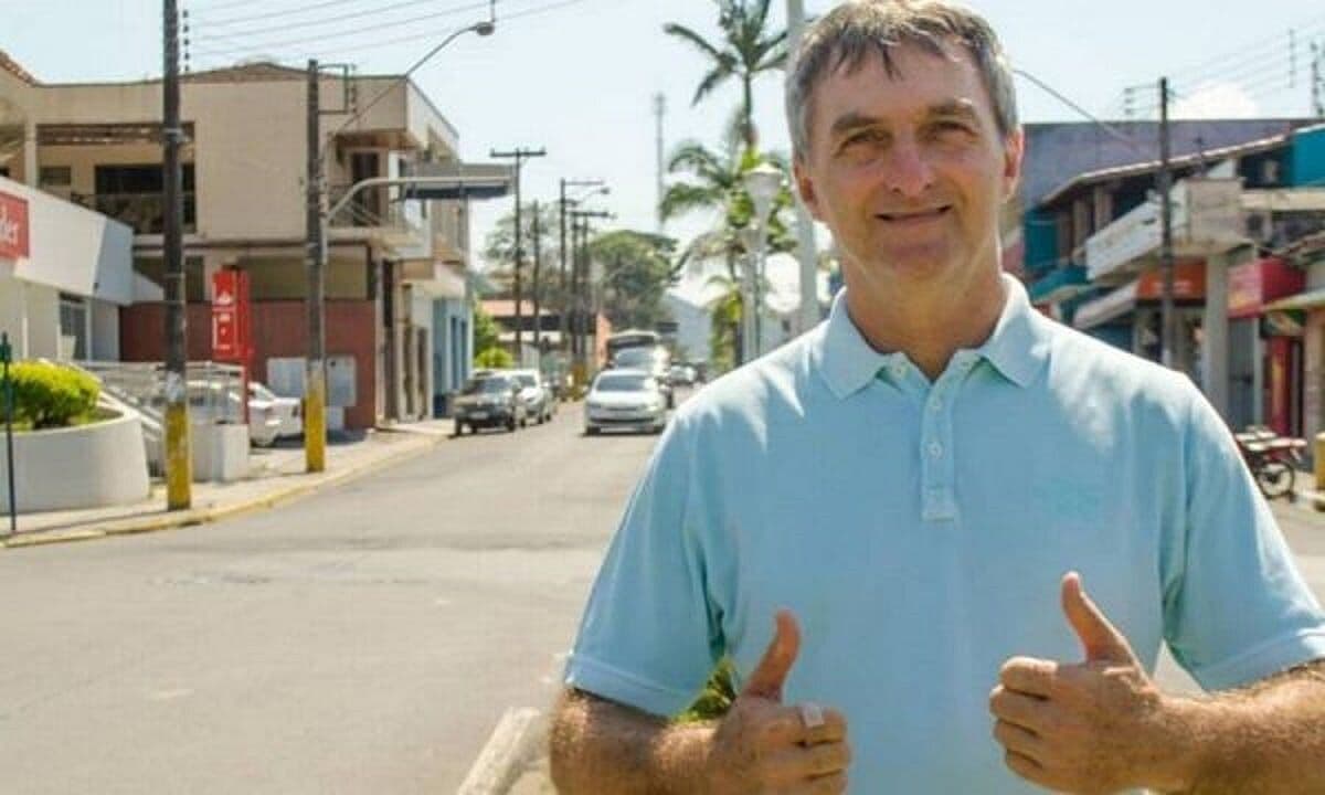 Irmão de Bolsonaro é barrado em açougue por não máscara de proteção