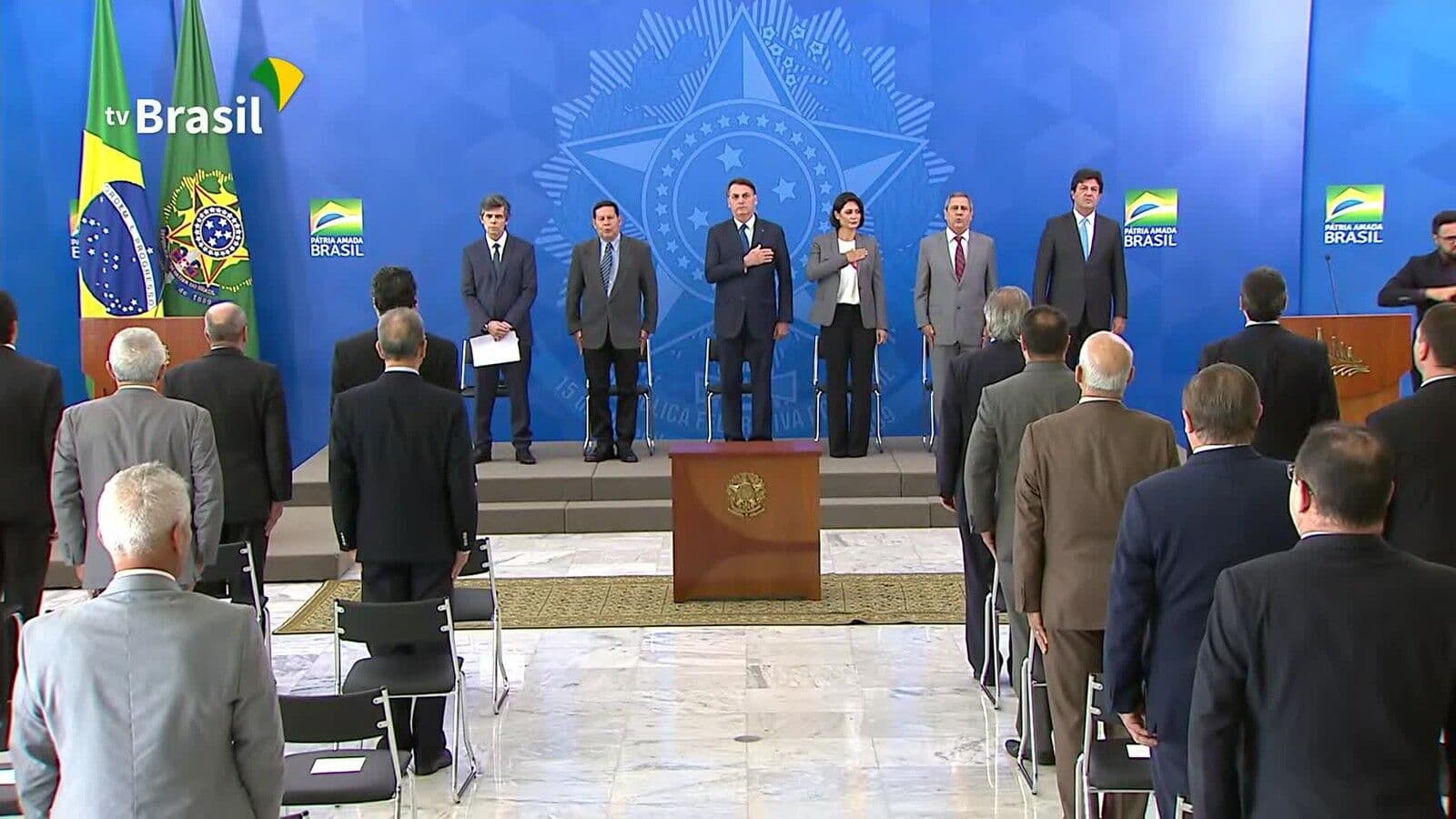 Em discurso de posse, novo ministro da Saúde fala em 'foco nas pessoas' e parceria com estados