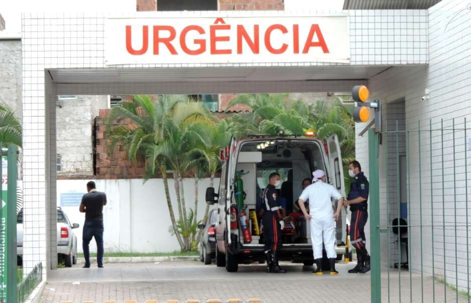 Pernambuco tem 95% das UTIs lotadas e faltam respiradores
