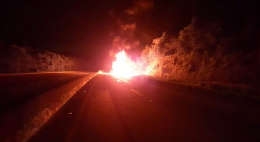 Caminhão pega fogo e interdita BR-101 em Santa Rita