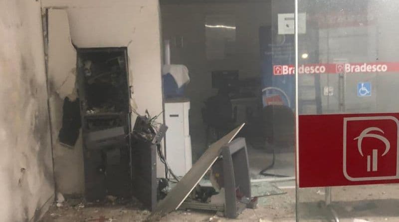 Bandidos explodem agência do banco Bradesco em Jericó, na noite dessa sexta-feira