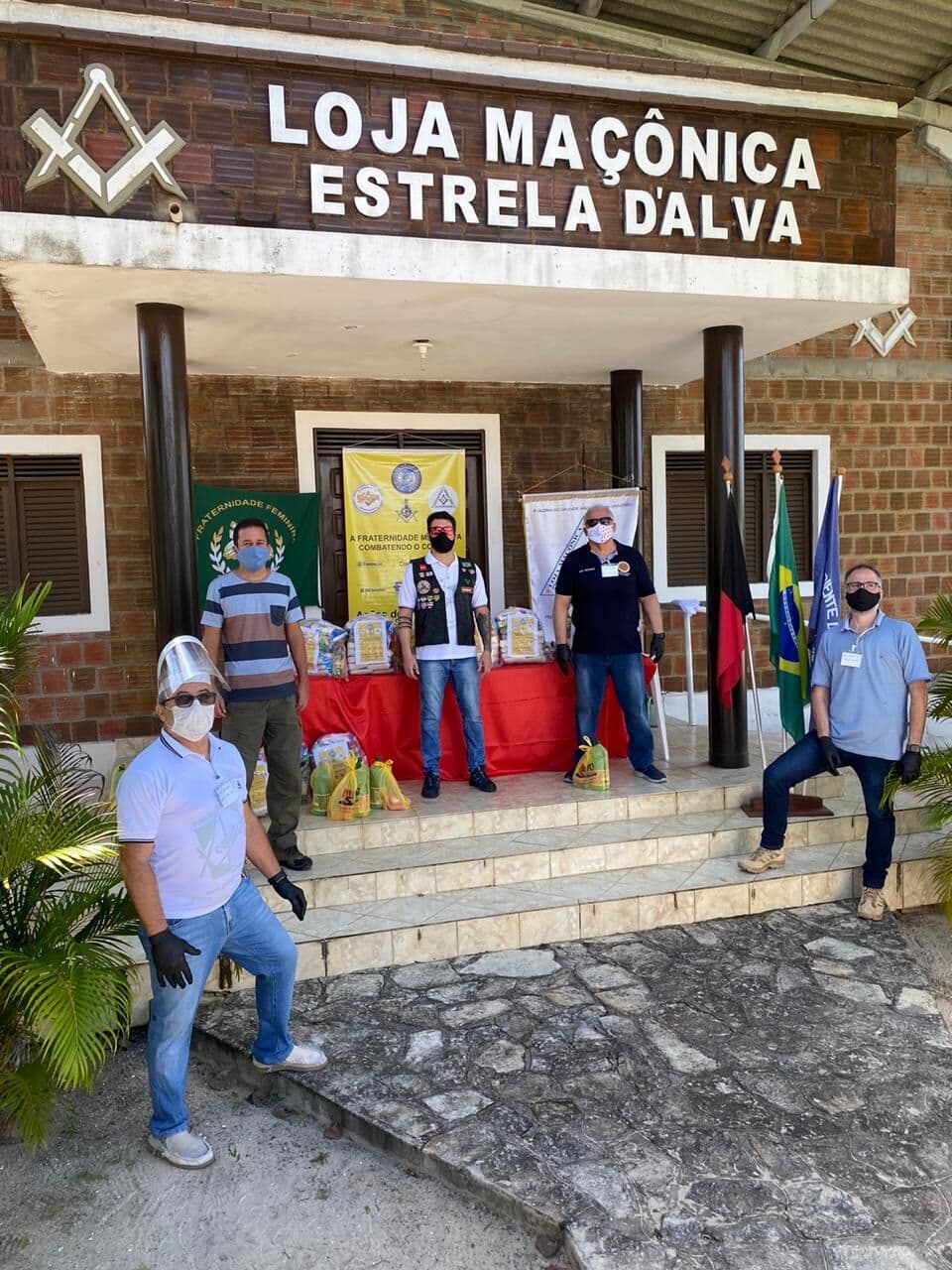 Mães de crianças carentes de Centro Educacional em Lucena recebem cestas básicas e material de limpeza em ação filantrópica da maçonaria 'Loja Estrela D'Alva'