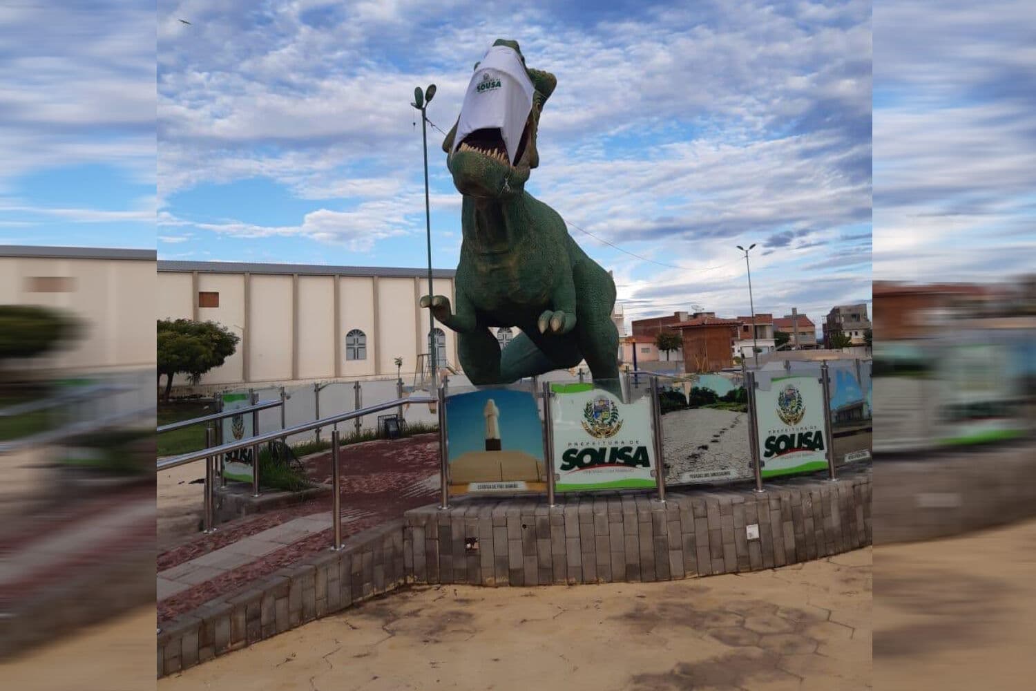 Dinossauros de Sousa ganham máscaras para conscientizar população sobre o combate ao covid-19 e viram meme