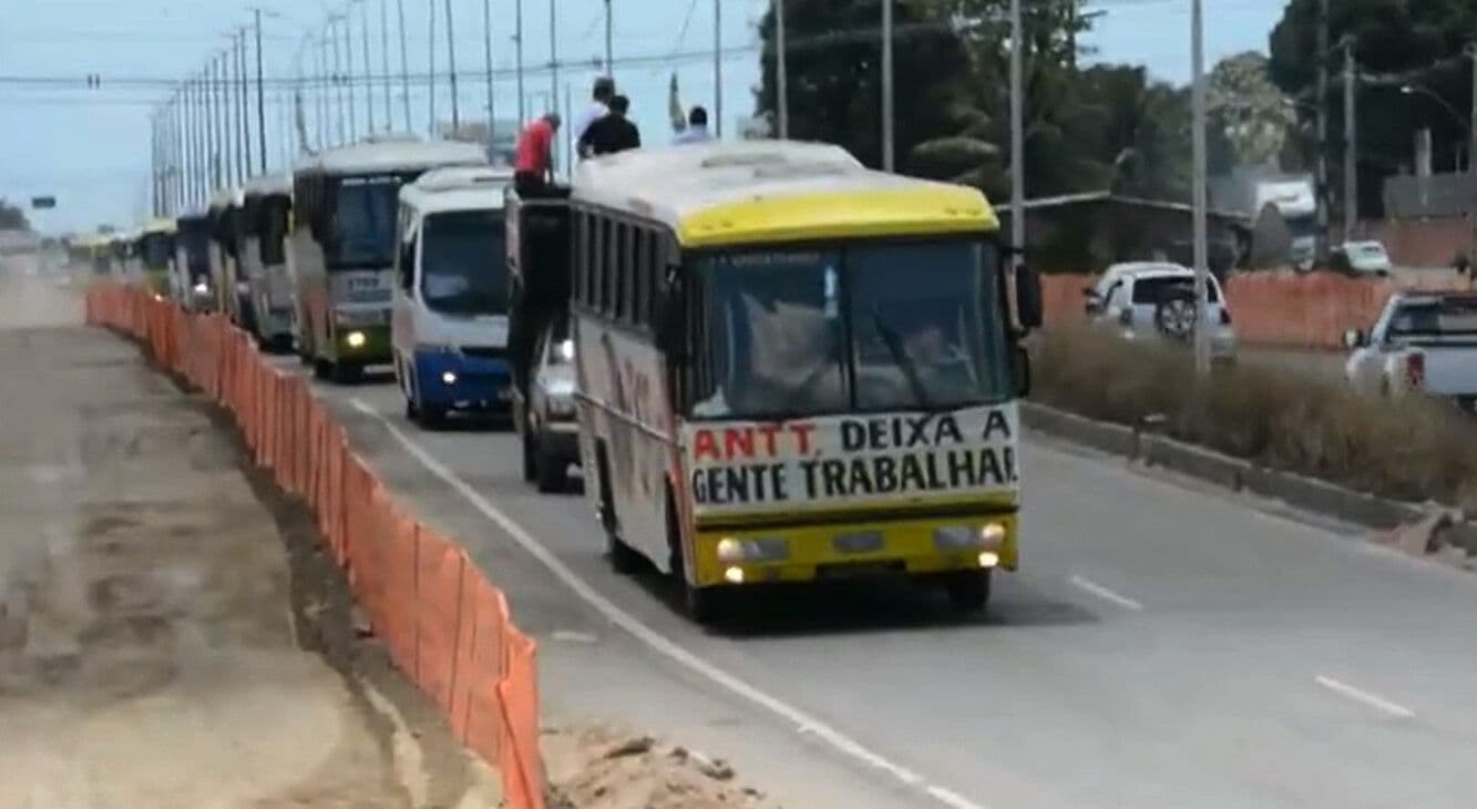 Profissionais do turismo realizam protesto na manhã desta segunda-feira em João Pessoa