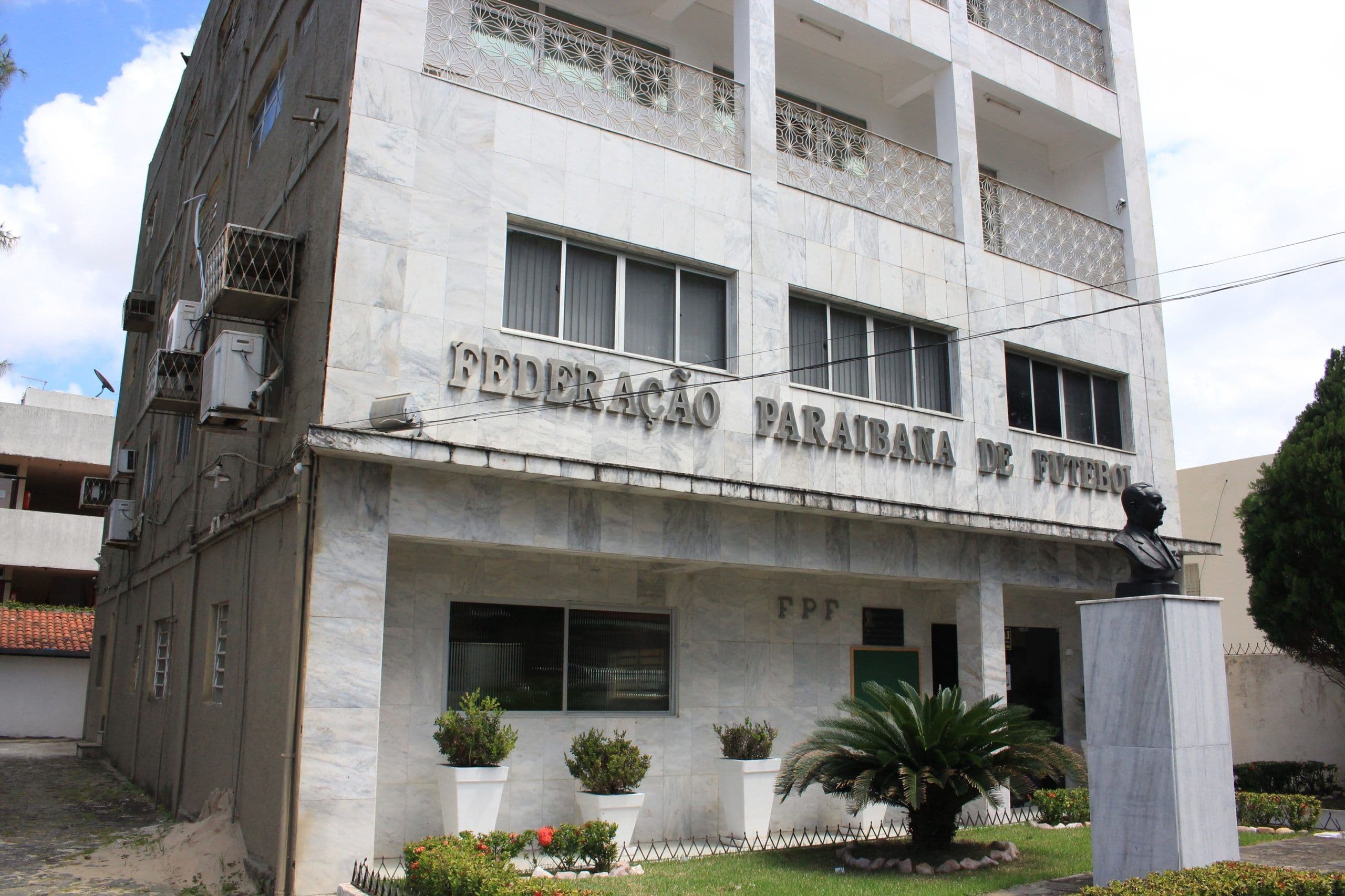 Federação Paraibana de Futebol é alvo de operação policial por manipulação de resultados de jogos