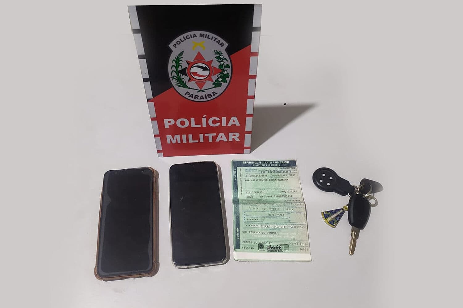 Dupla é perseguida e presa suspeita de arrastões em João Pessoa e objetos roubados são recuperados