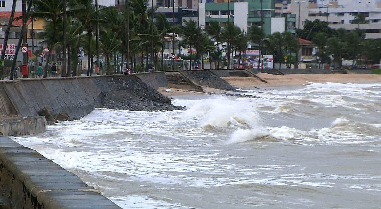 Marinha prorroga alerta de ressaca no litoral paraibano