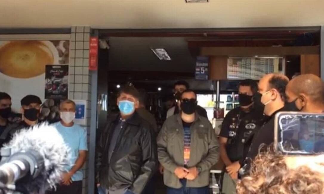 Bolsonaro volta a criticar governadores que pedem ajuda emergencial permanente