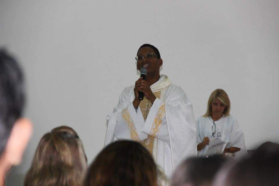 Padre defende Chico César e diz que música comparando apoiadores de Bolsonaro a demônios representa “a força da liberdade de criação"