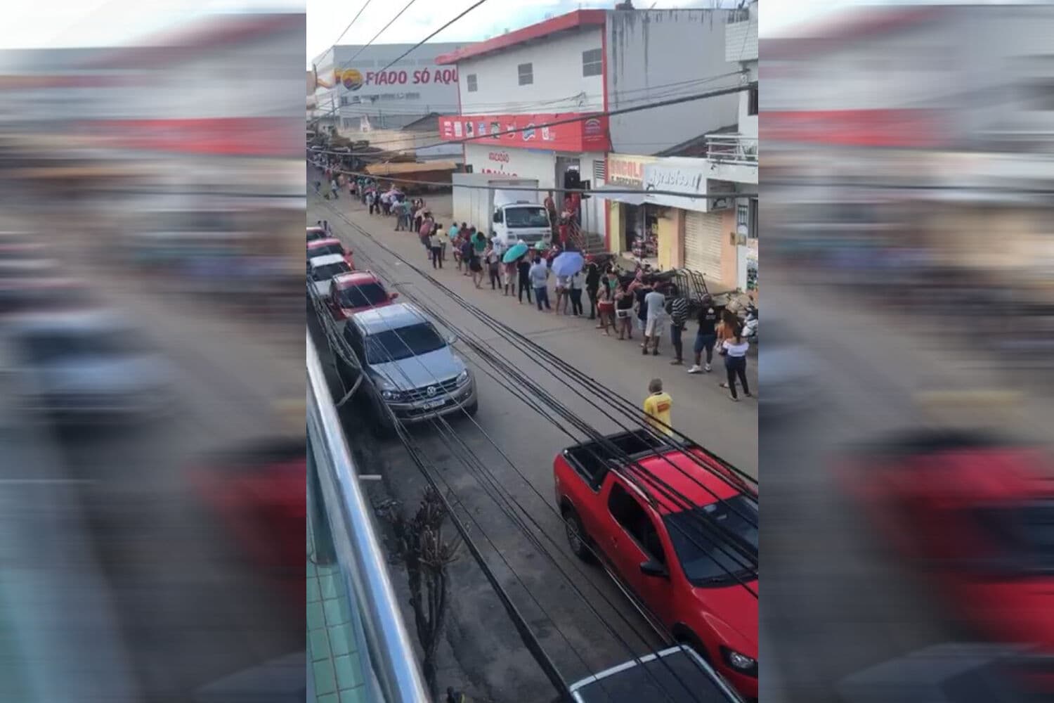 Auxílio emergencial: cidades paraibanas registram aglomerações em filas de bancos