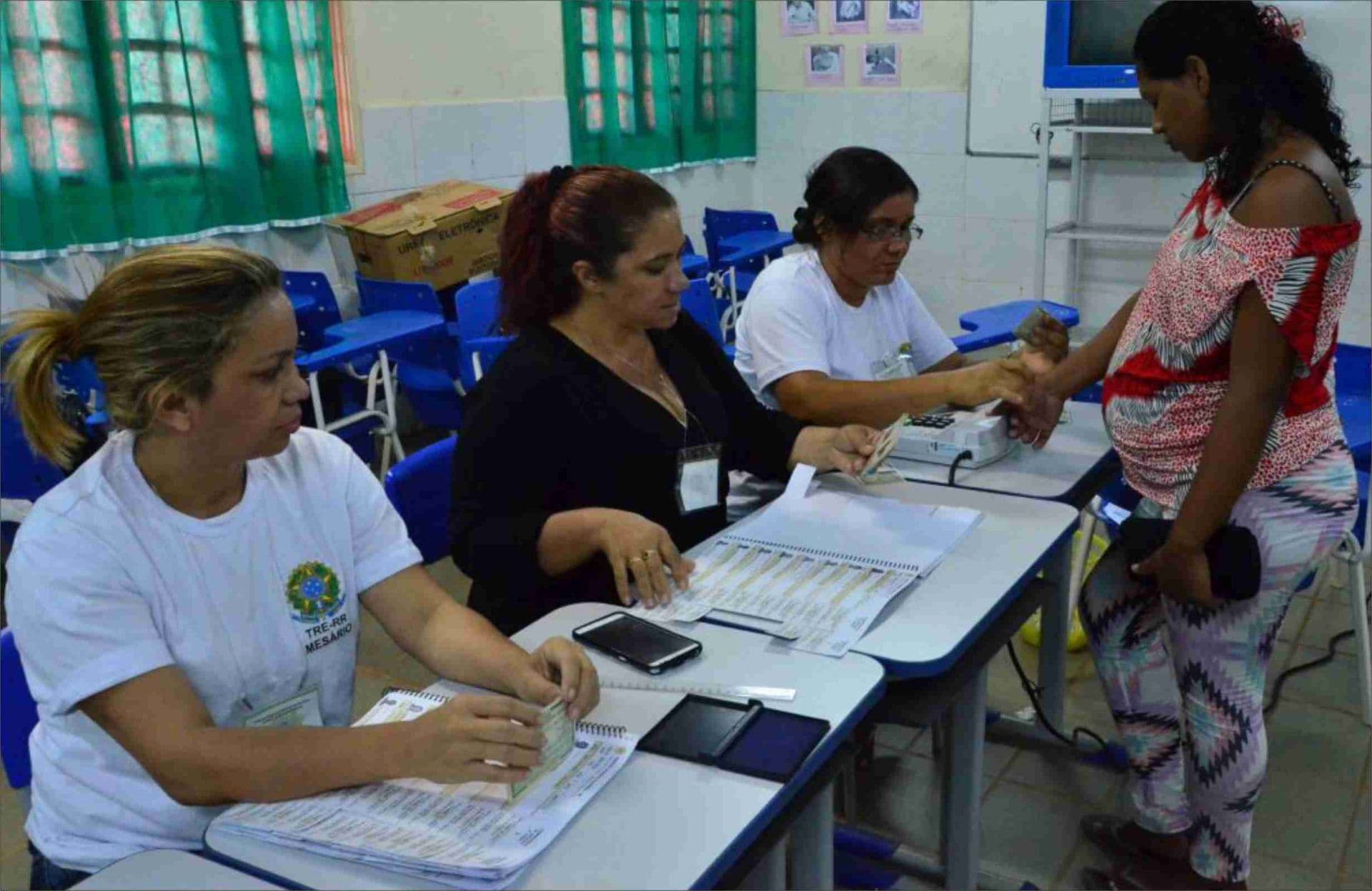 Justiça Eleitoral começa a convocar mesários para eleições de outubro