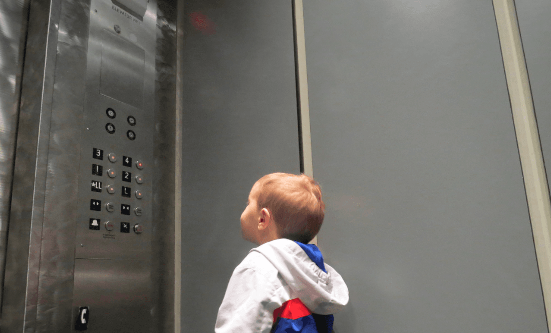 Projeto de lei proíbe uso de elevadores por criança ou pessoa com deficiência mental desacompanhada em João Pessoa