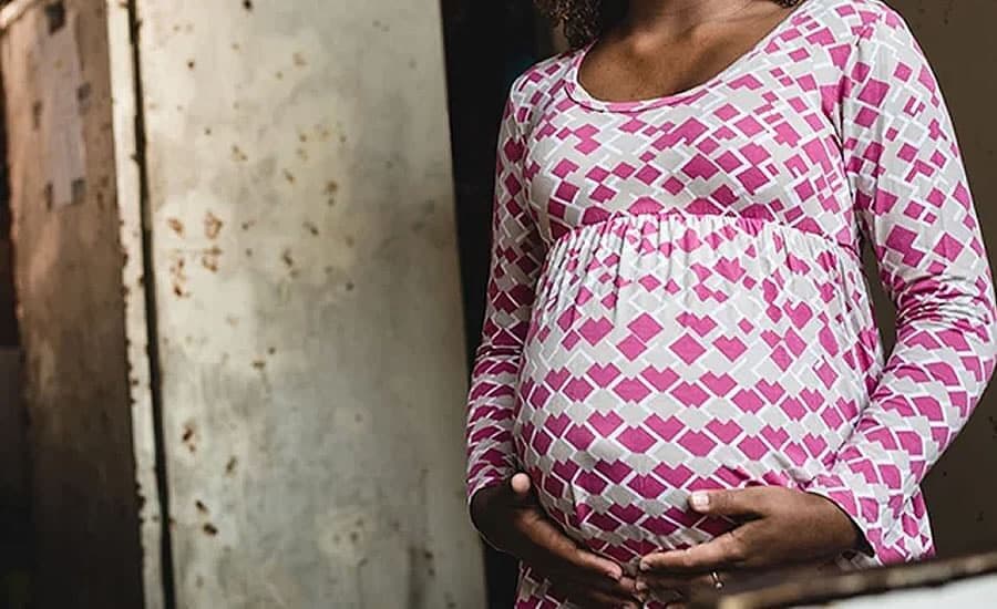 Governo muda regras e obriga médicos a avisar polícia sobre pedidos de aborto por estupro