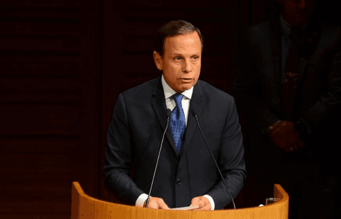 'Vacina deveria ser sim obrigatória, diz Doria', em resposta a Bolsonaro