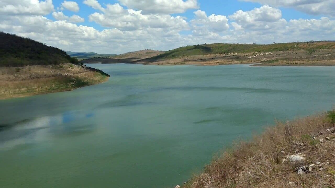Baixo nível da barragem de Acauã faz Aesa proibir retirada de água do rio Paraíba