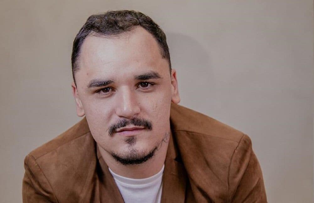 Influenciador digital morre após acidente com moto aquática