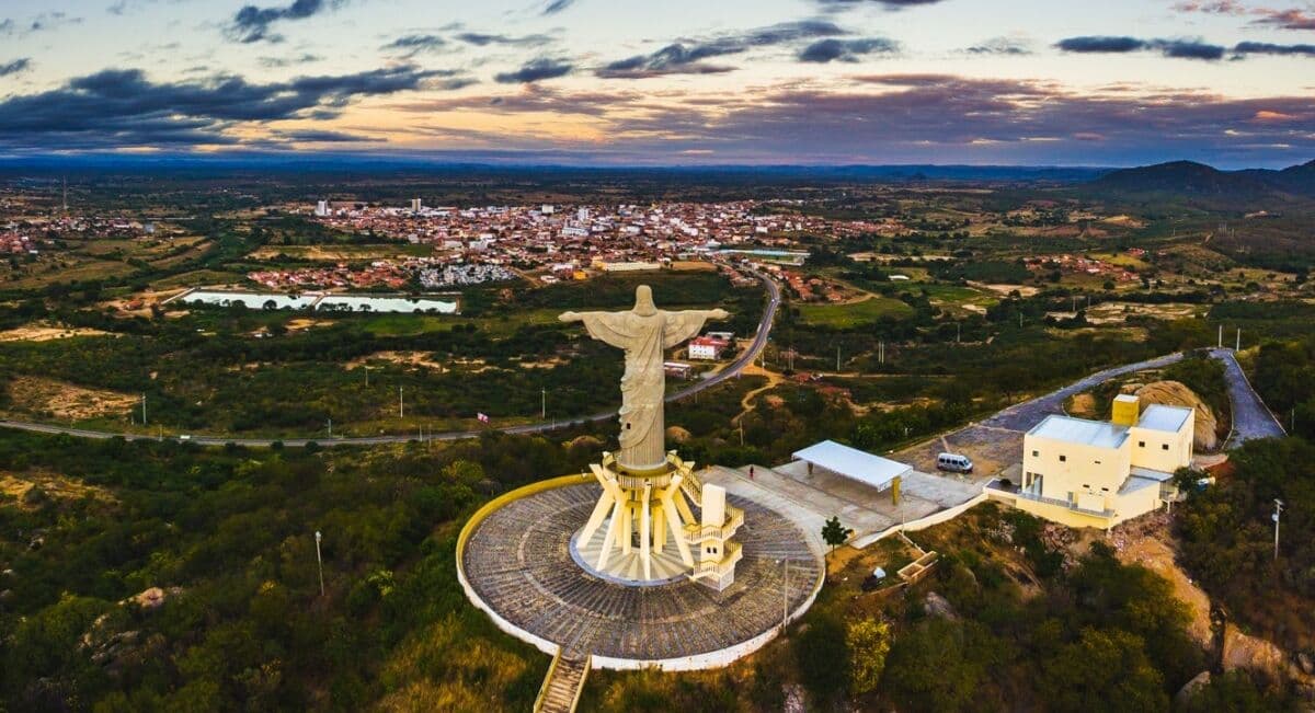 Umidade do ar cai ainda mais e pode chegar a 12 % hoje em 60 cidades do sertão paraibano