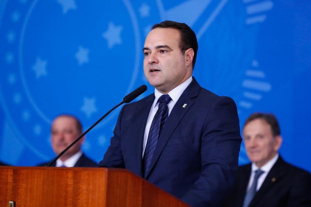 Comissão do Senado aprova indicação de Jorge Oliveira, ministro de Bolsonaro, para o TCU