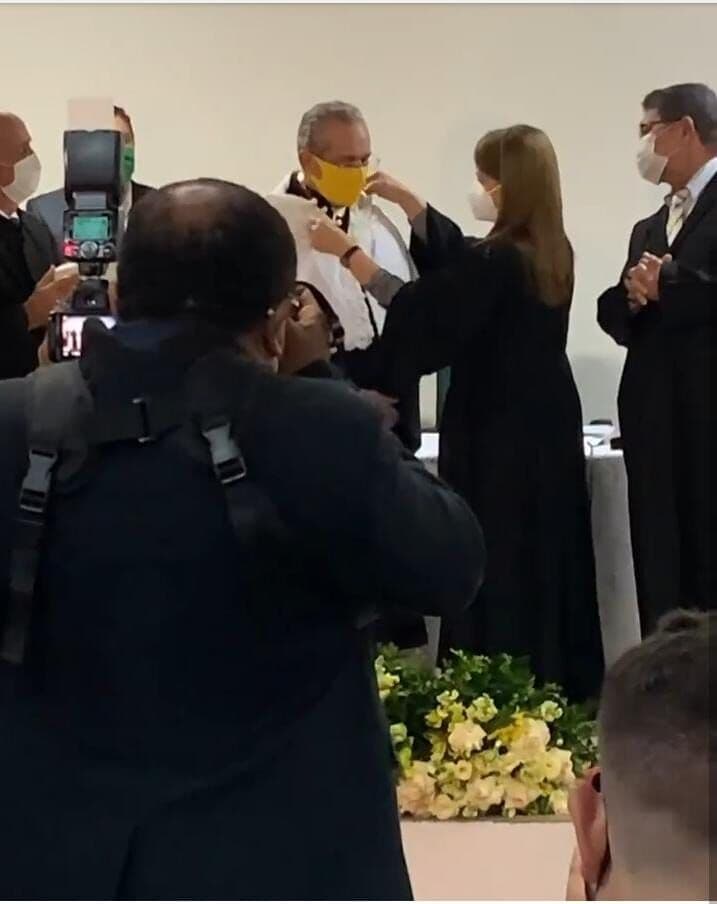 Valdiney Gouveia toma posse como reitor da UFPB