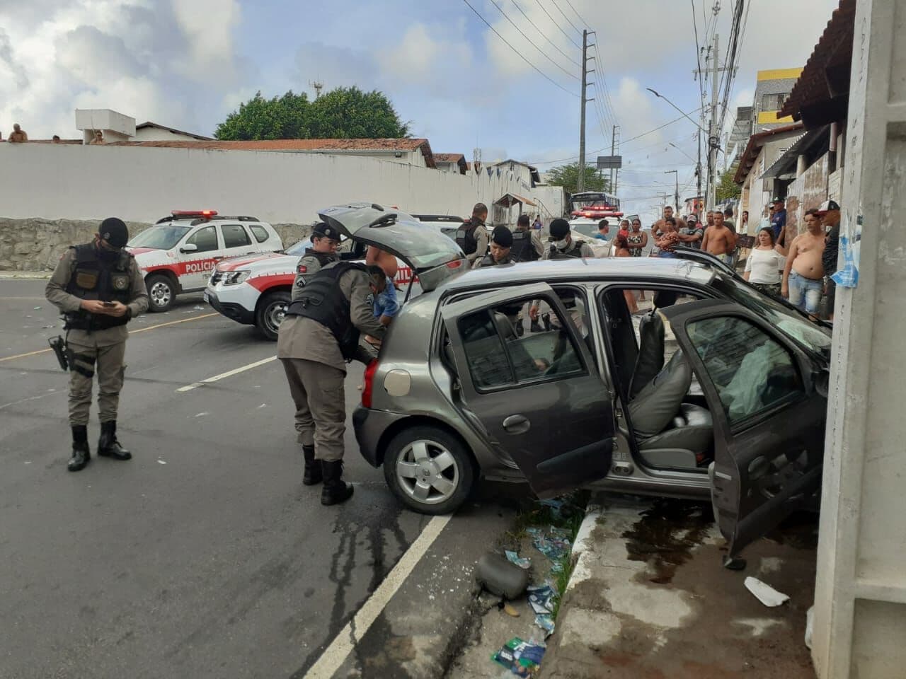 Trio é preso após perseguição e troca de tiros com a Polícia em João Pessoa