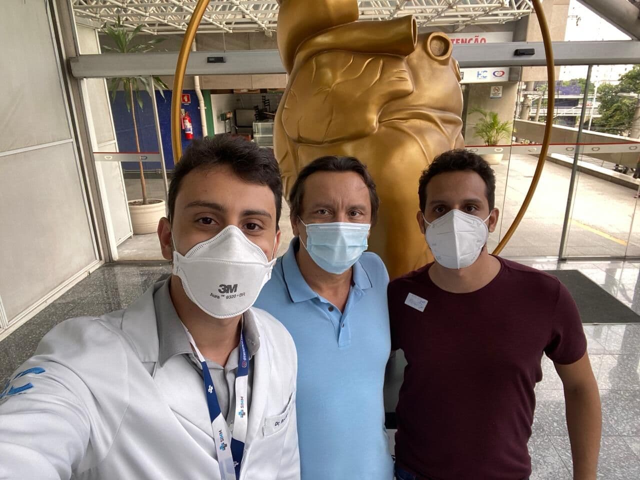 Prefeito de Brejo do Cruz, Francisco Dutra, recebe alta do Hospital das Clínicas após se curar da Covid-19